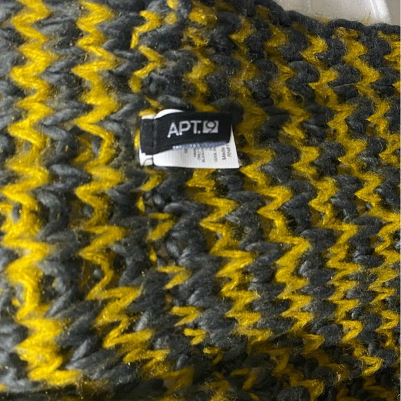 Apt 9 yellow & grey knit scarf - Picture 3 of 3